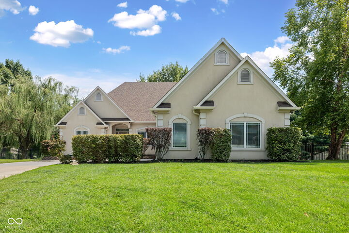 Property Photo: 129 Back Creek Overlook IN 46142