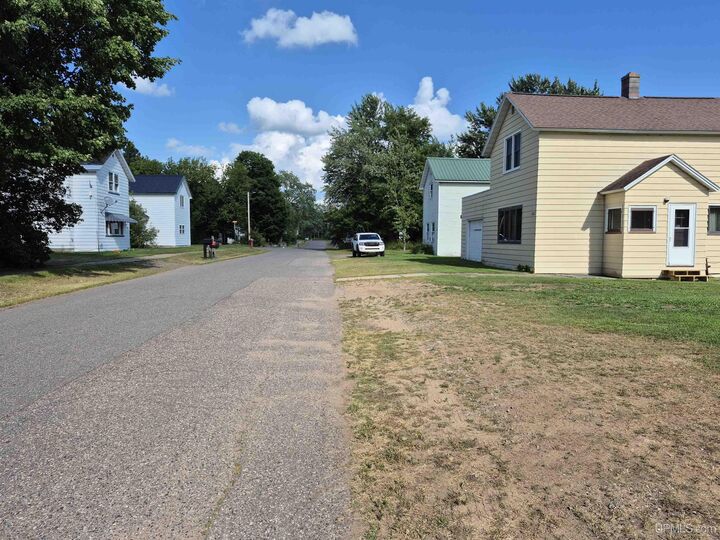 Property Photo: 556 Republic Avenue MI 49879