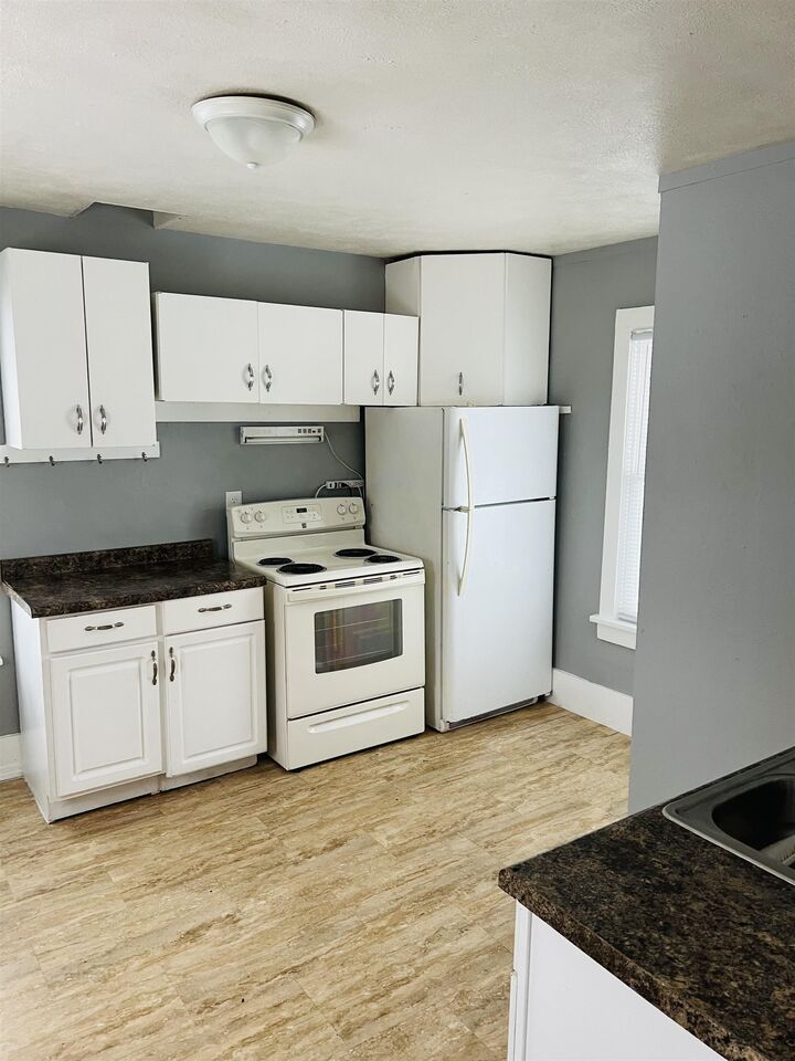 Property Photo:  400 NE 10th Ave.  ND 58703 