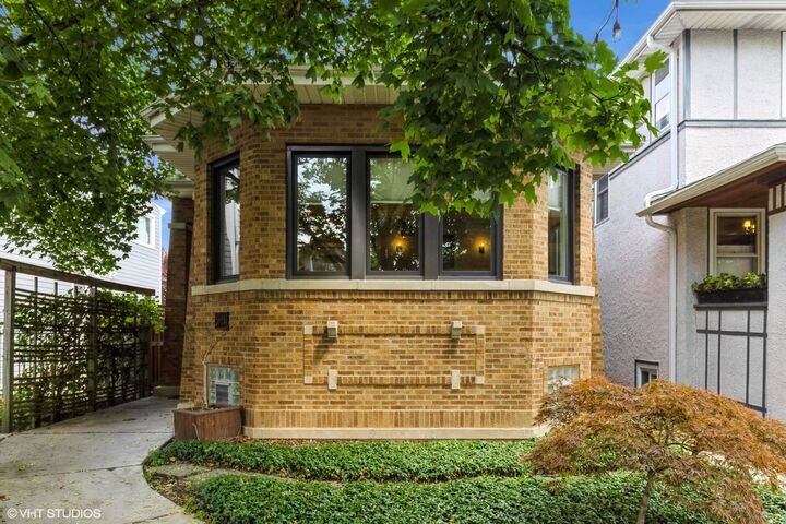5324 W Warner Avenue  Chicago IL 60641 photo