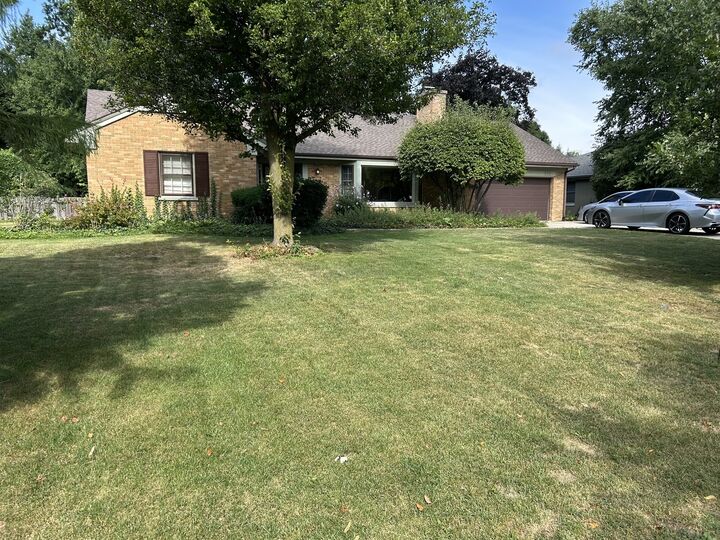 Property Photo: 808 S Beverly Lane S IL 60005