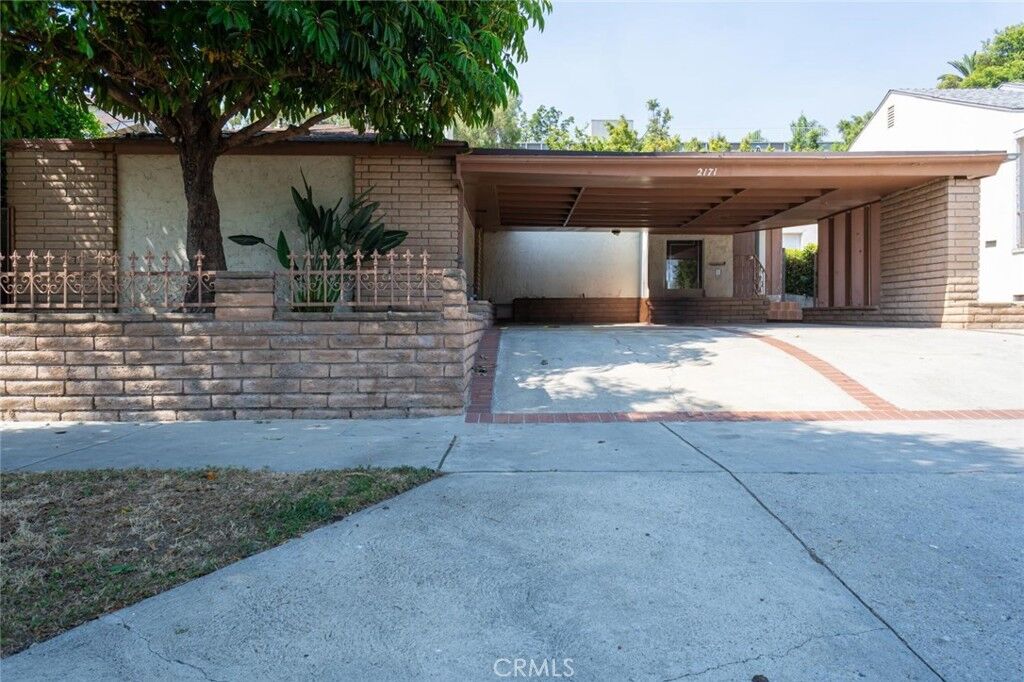 Property Photo: 2171 W 26th Place CA 90018