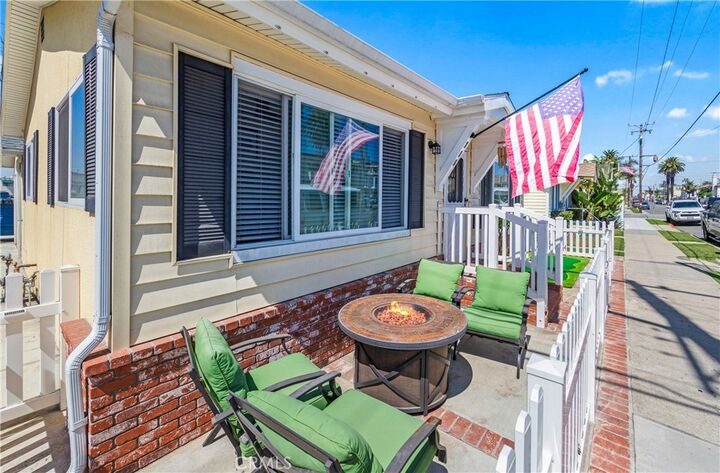 Property Photo:  715 Olive Avenue  CA 92648 