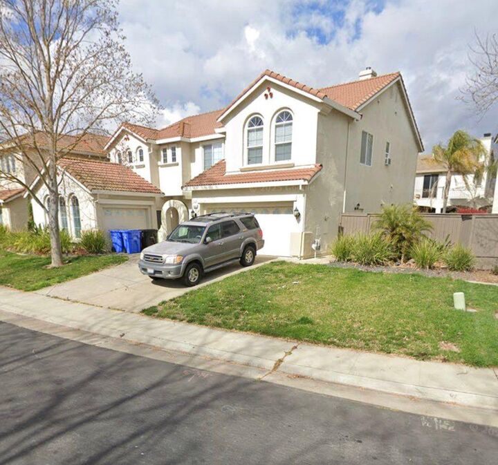 Property Photo: 2413 McKeon Way CA 95757