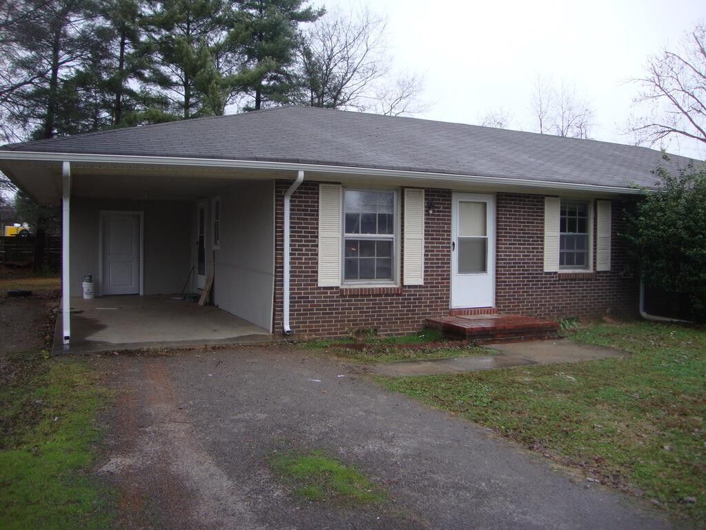 Property Photo:  1715 Foxdale Dr  TN 37130 