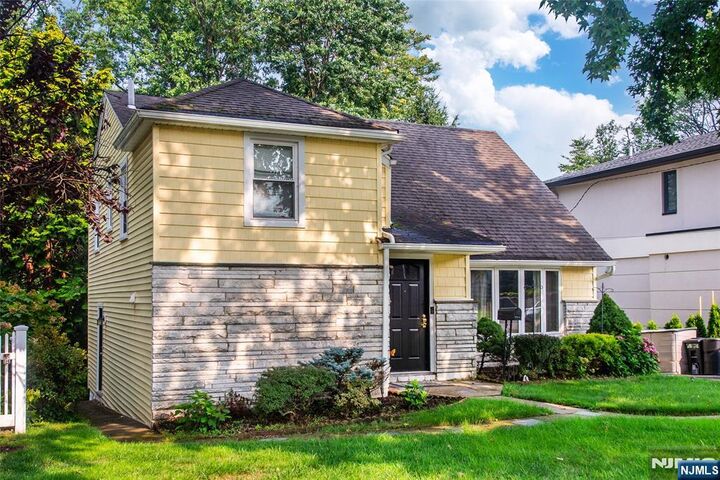 Property Photo: 13 Nelson Place NJ 07110