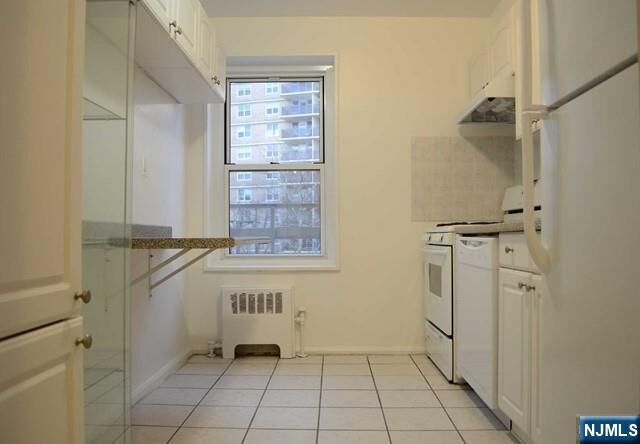 Property Photo:  2205 N Central Road 3A  NJ 07024 