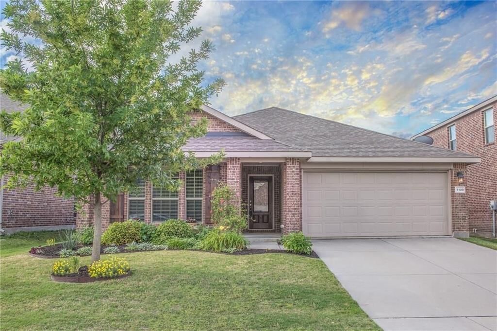 Property Photo: 1109 Bexar Avenue TX 75454