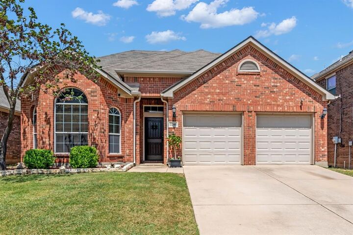 Property Photo: 2749 Cedar Ridge Lane TX 76177