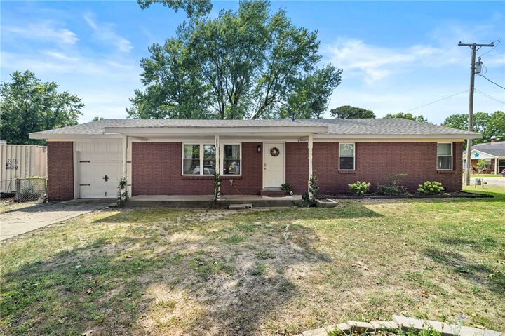 325 N Byers Avenue  Gentry AR 72734 photo