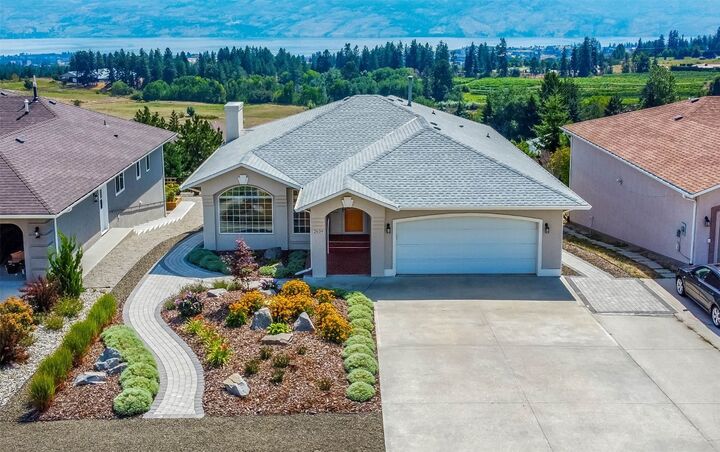 Property Photo:  2609 Wild Horse Drive  BC V4T 2K9 