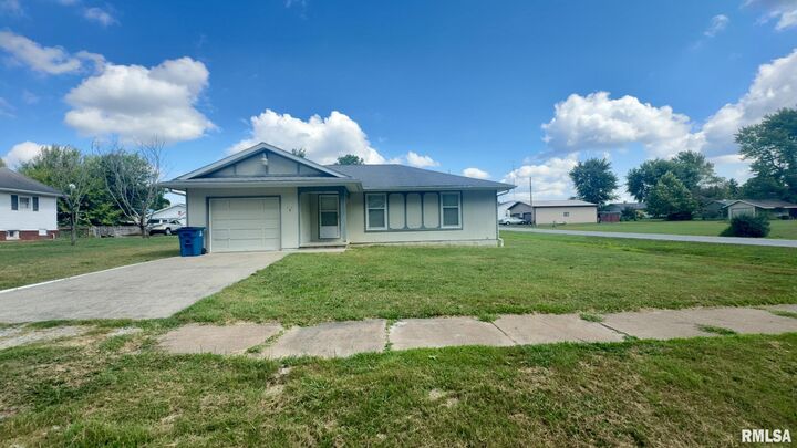 Property Photo: 111 E Patton Street IL 62891