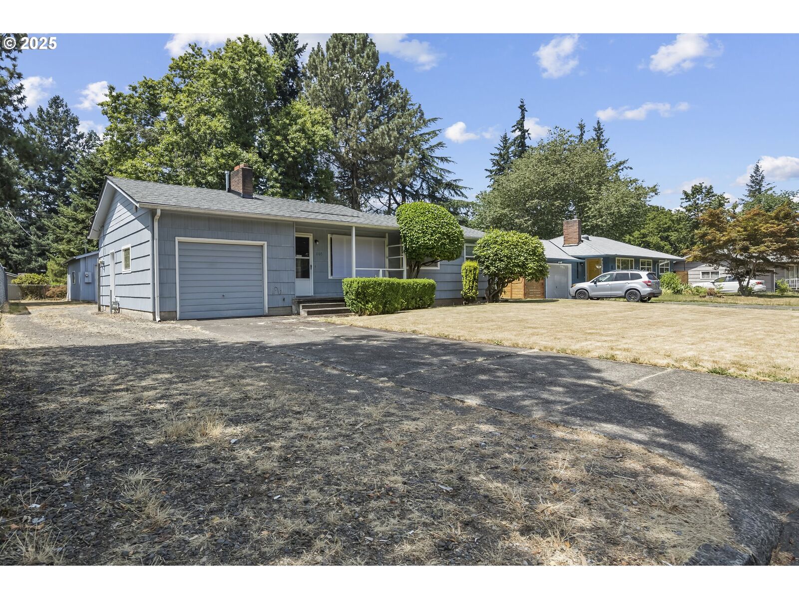 Property Photo:  1105 SE 175th Pl  OR 97233 
