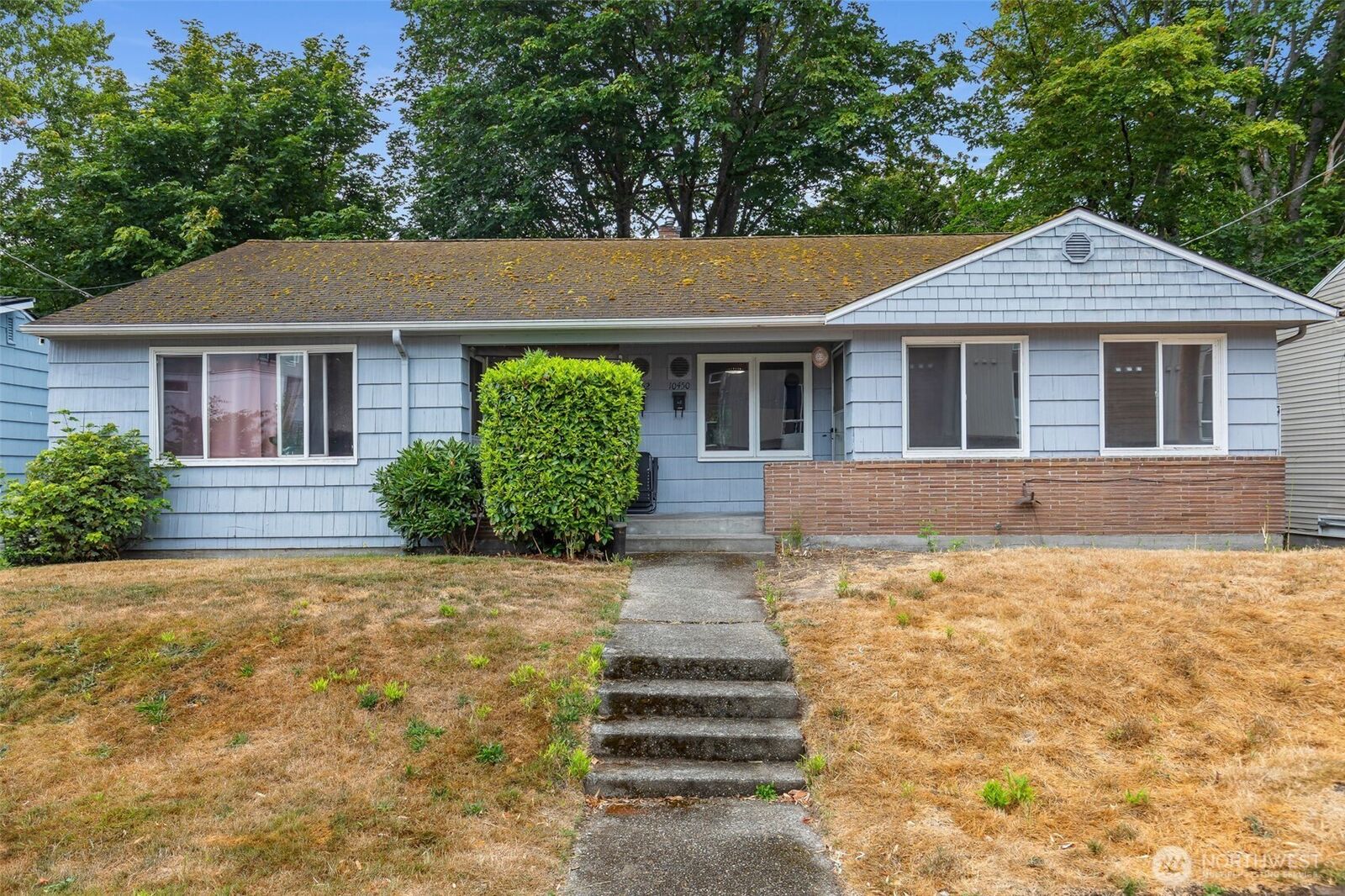 Property Photo: 10450 Alderbrook Place NW WA 98177