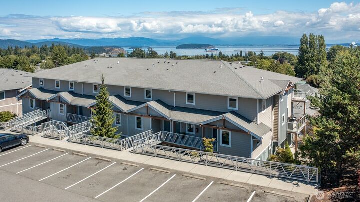 Property Photo:  3706  Portage Lane 103  WA 98221 