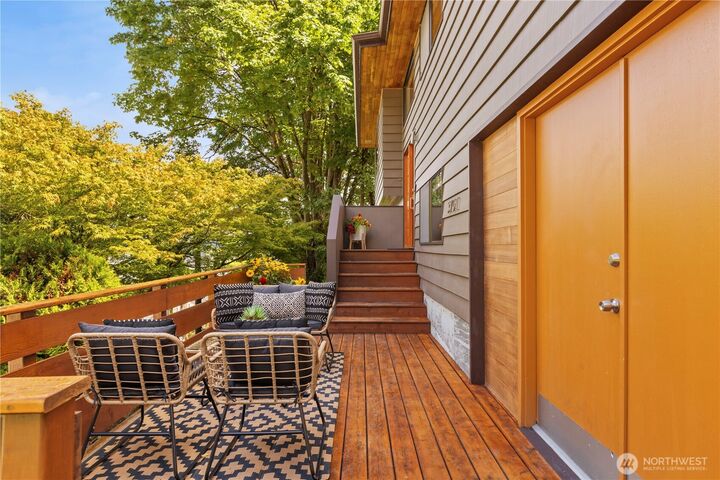 Property Photo: 3701 E Jefferson Street WA 98122