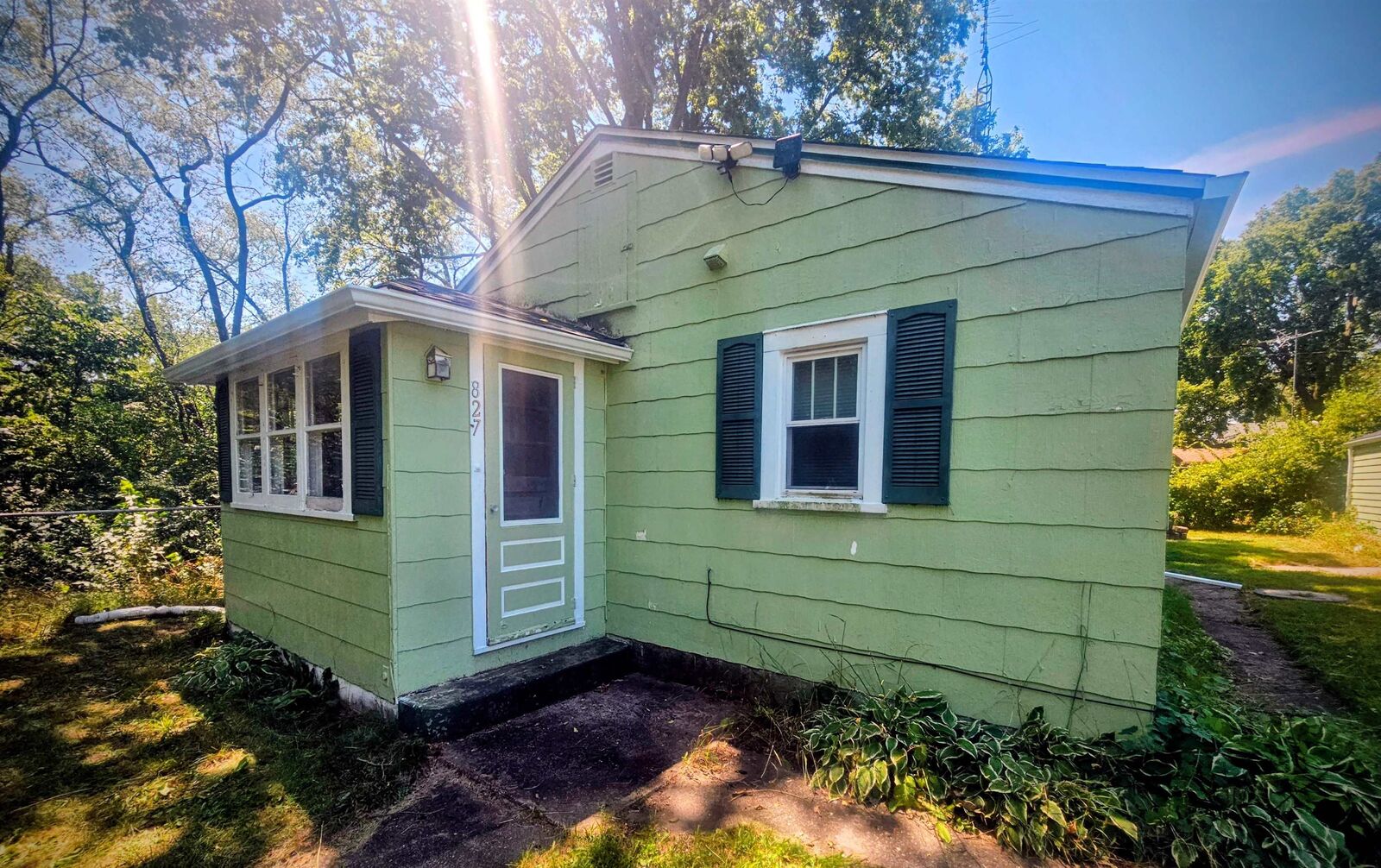 Property Photo:  827 Sawyer Road  IL 61109 