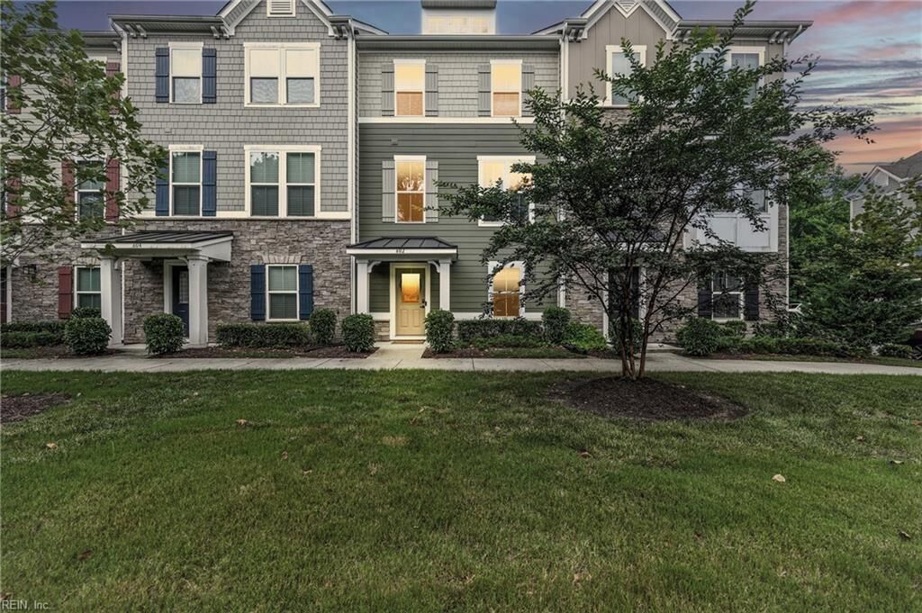 Property Photo: 602 Brickell Chase VA 23324