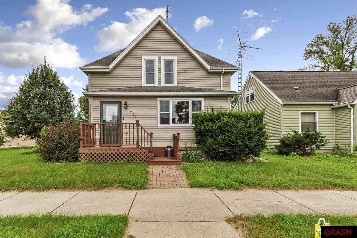 Property Photo: 721 6th Street MN 56074