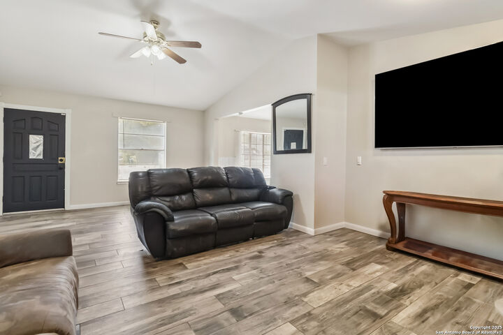 Property Photo: 5815 Kim Valley TX 78242