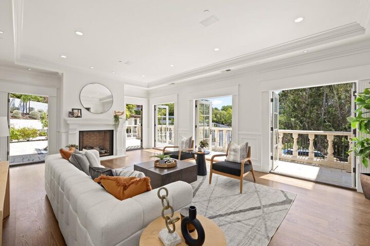 Property Photo: 414 Pinehill Road CA 94010