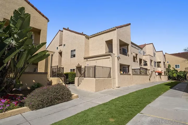 Property Photo: 3925 Nobel Dr 31 CA 92122