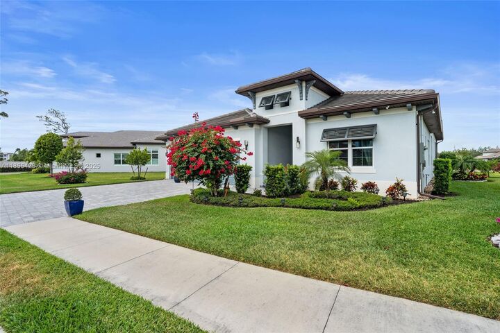 Property Photo:  3671 Sapphire Cove  FL 34114 