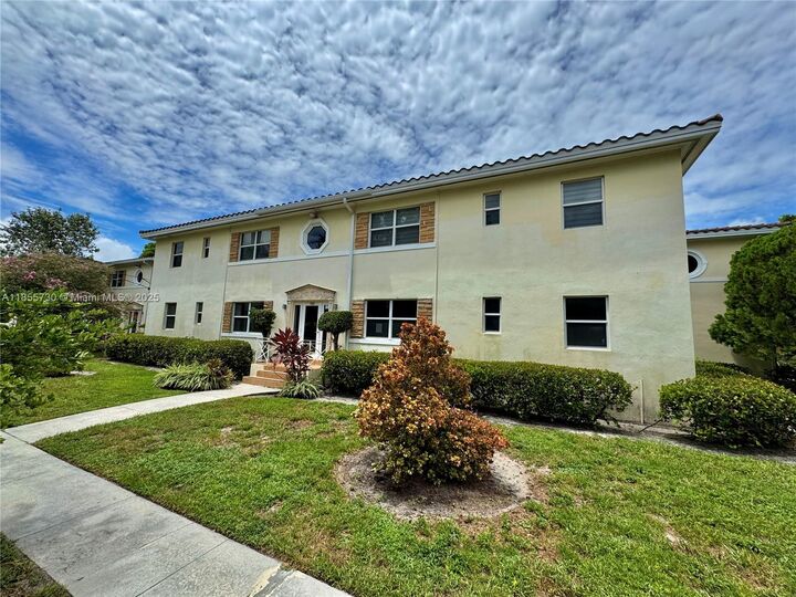 726 NE 92nd St 12L  Miami Shores FL 33138 photo