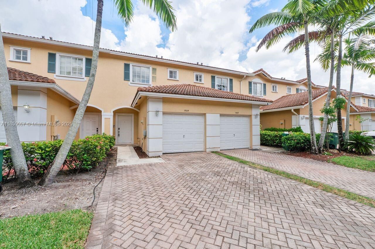 Property Photo:  7925 Tuscany Dr  FL 33321 