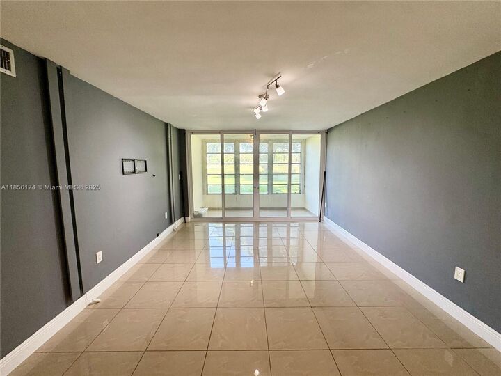 Property Photo: 9495 Evergreen Pl 101 FL 33324