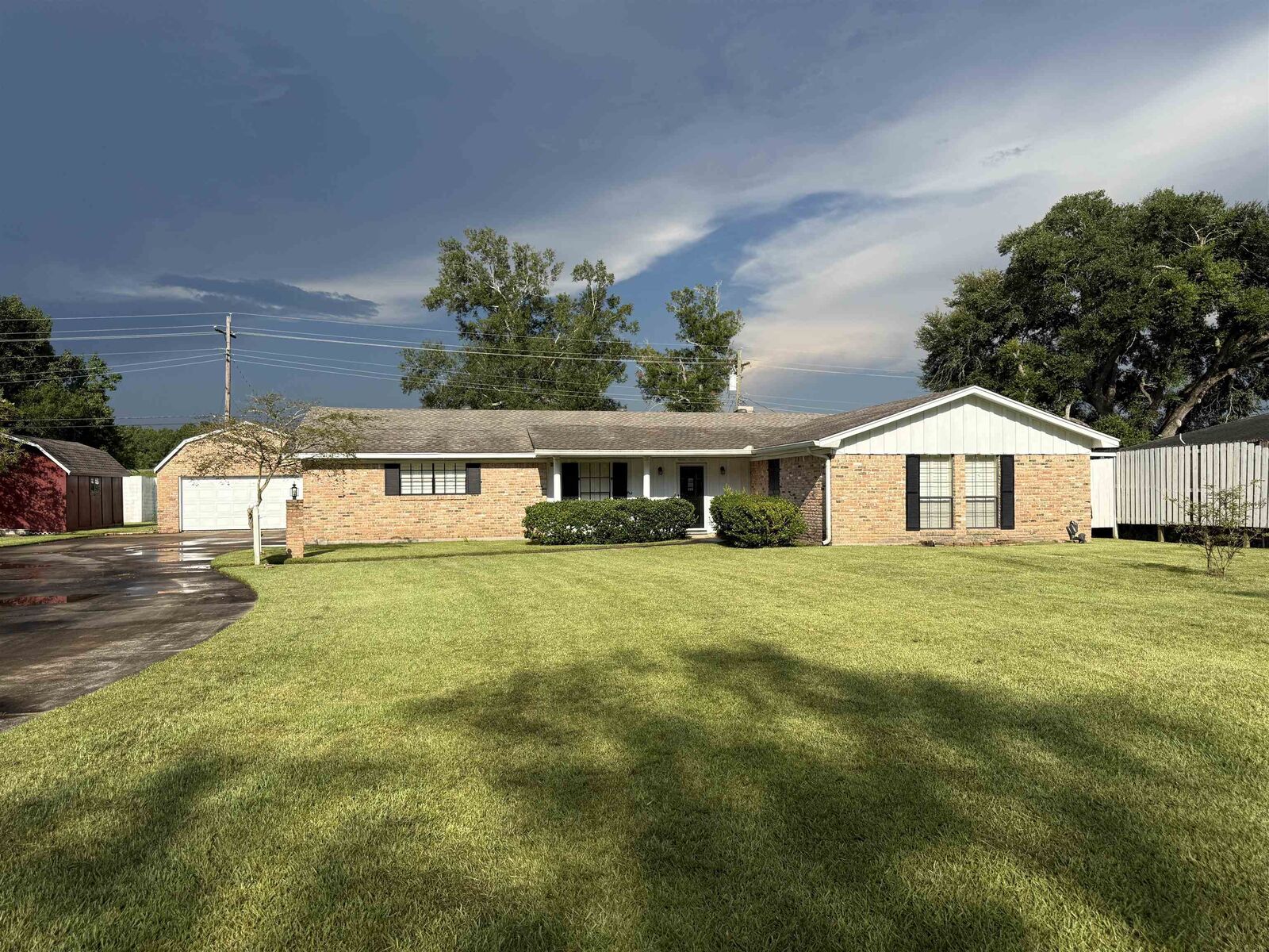 Property Photo: 305 Neel TX 77657