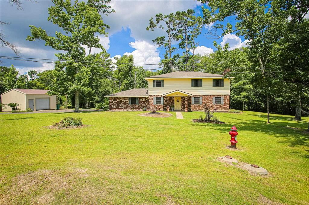 Property Photo: 829 Sioux Drive LA 70611