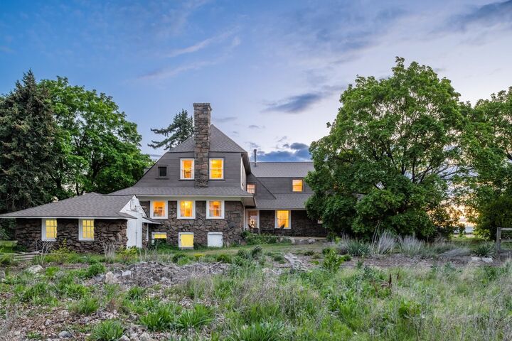 Property Photo:  1625 S Hayford Rd  WA 99224 
