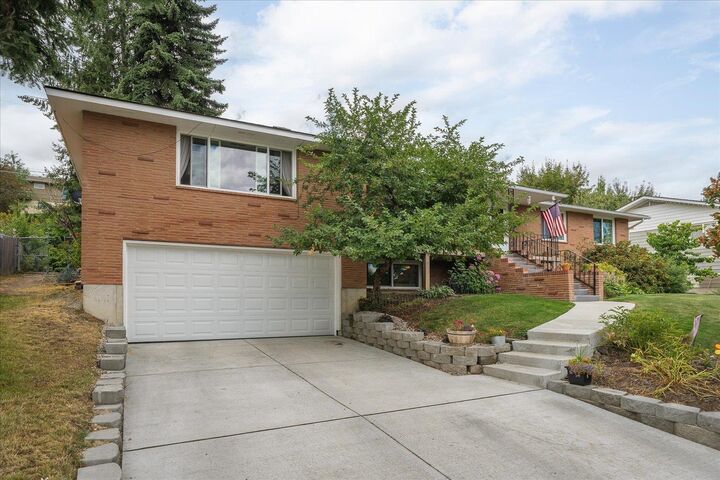 Property Photo:  1523 W Ardmore Dr  WA 99218 