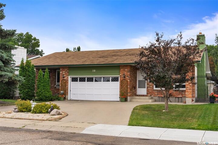 Property Photo:  10 Tate Street  SK S4X 1X4 