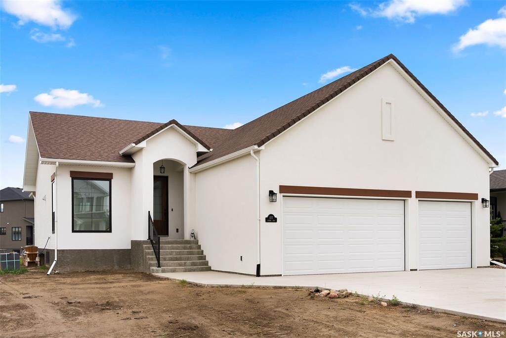 Property Photo:  177 Fairway Road  SK S4L 1C7 