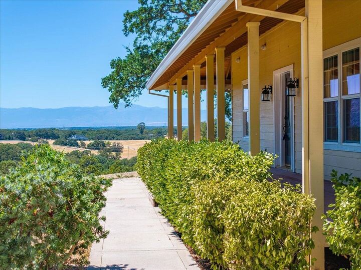 Property Photo: 17080 Hooker Creek Road CA 96080