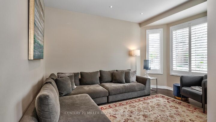 Photo de la propriété: 375 Begonia Gardens ON L6M 1L7