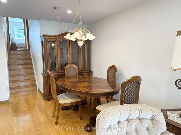 Photo de la propriété: 123 Glen Shields Avenue Upper ON L4K 1S9