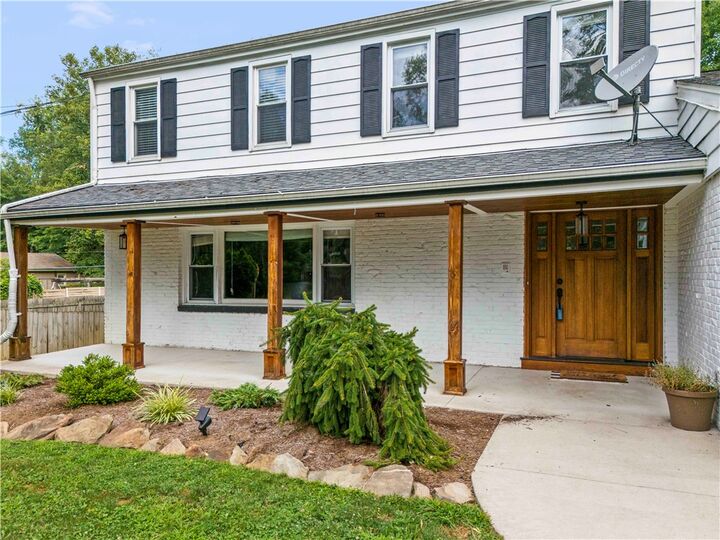 Property Photo:  209 Robinhood Ln  PA 15317 