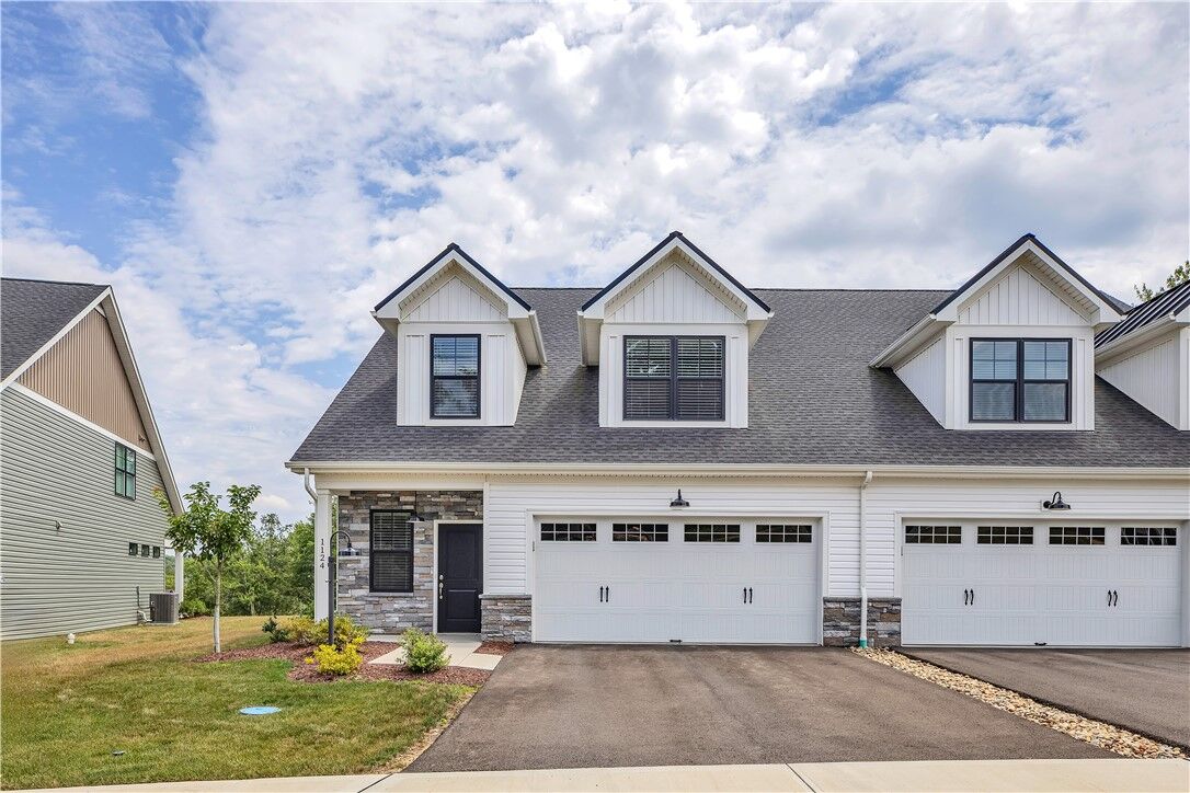 Property Photo:  1124 Autumn Woods Drive  PA 16033 