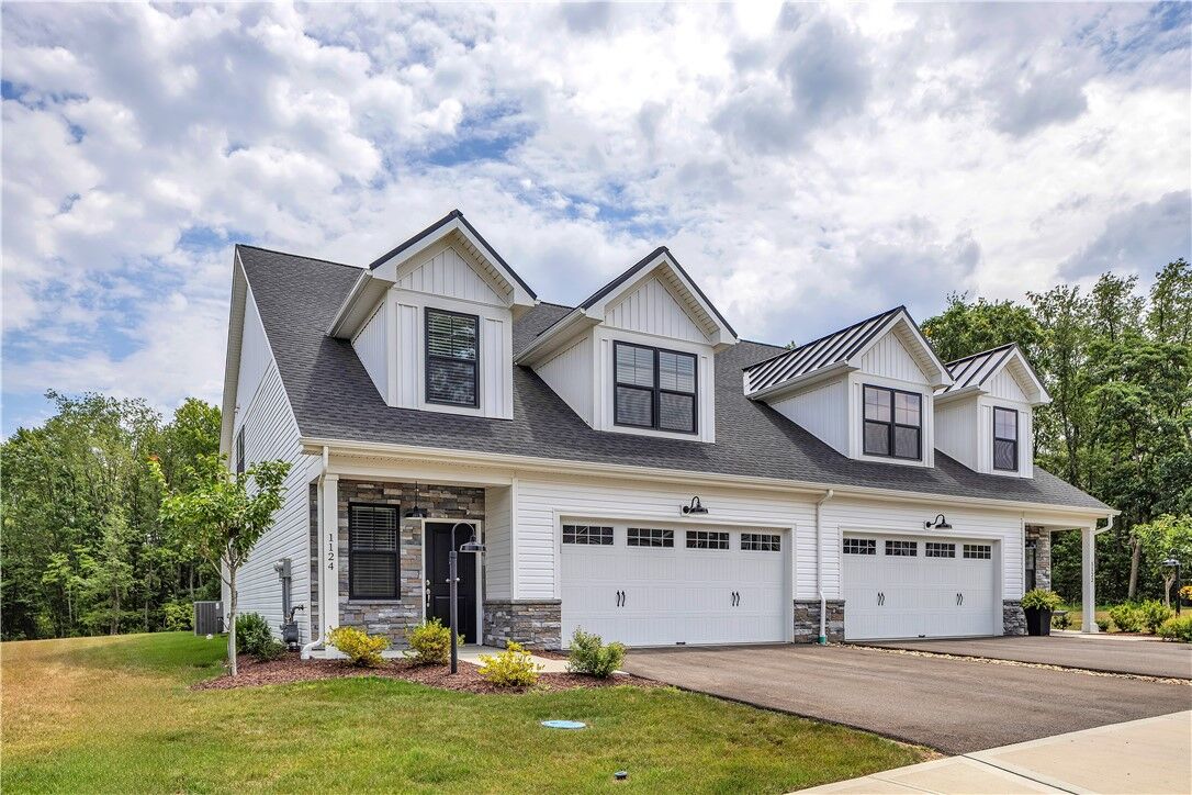 Property Photo:  1124 Autumn Woods Drive  PA 16033 