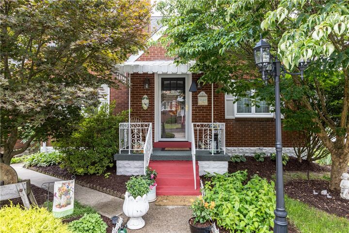 Property Photo:  220 S Allen Ave.  PA 15033 