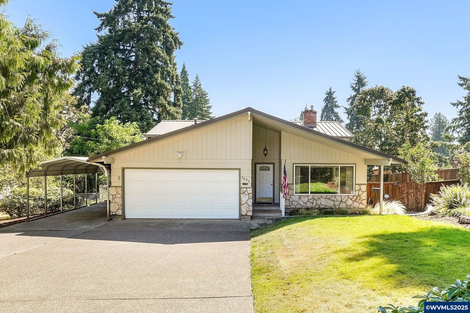 Property Photo:  2882 High St SE  OR 97302 
