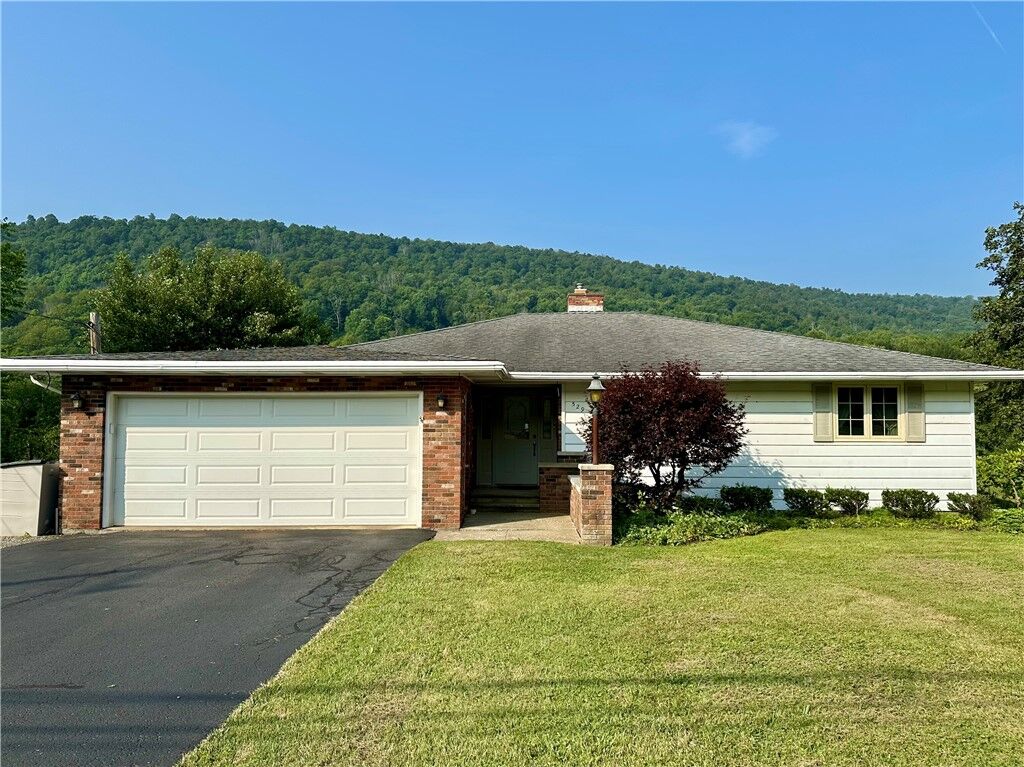 Property Photo: 529 Interstate Parkway PA 16701