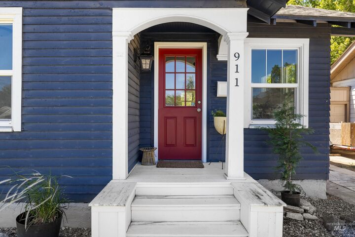 Property Photo:  911 7th St South  ID 83651 