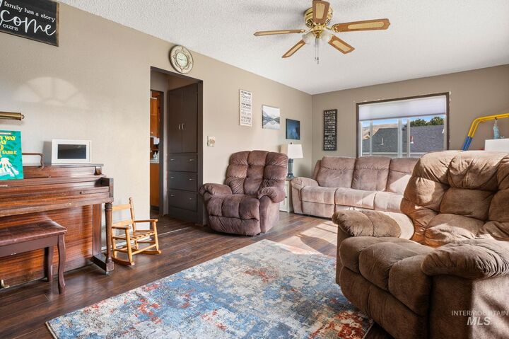 Property Photo:  1310 5th Street  WA 99403 