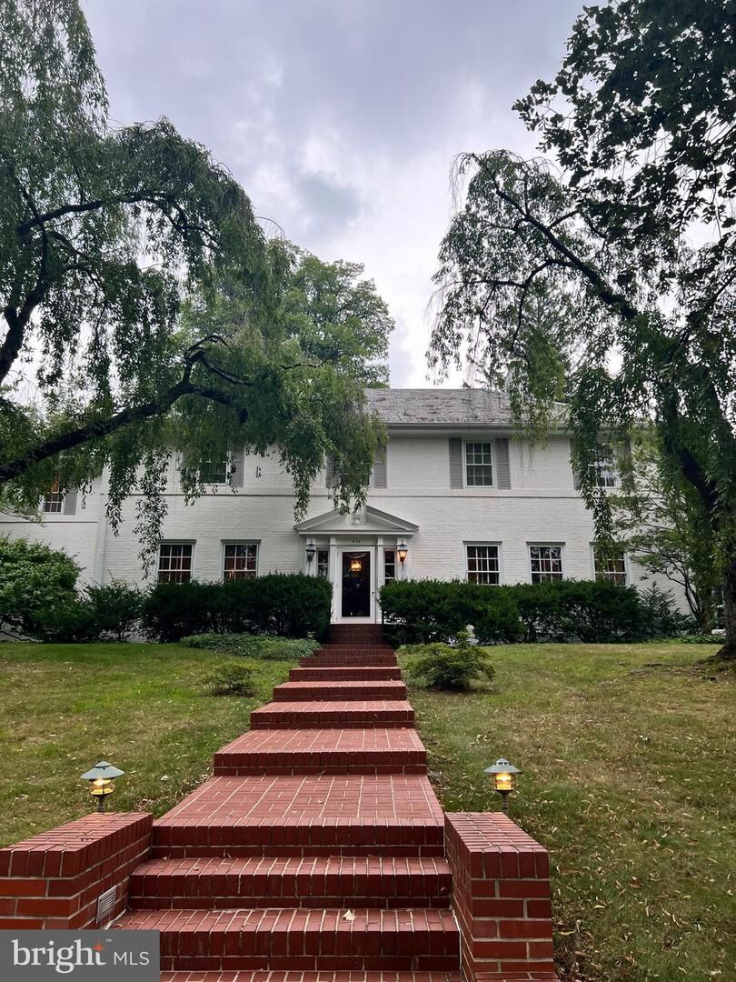 Property Photo:  226 E Caracas Avenue  PA 17033 