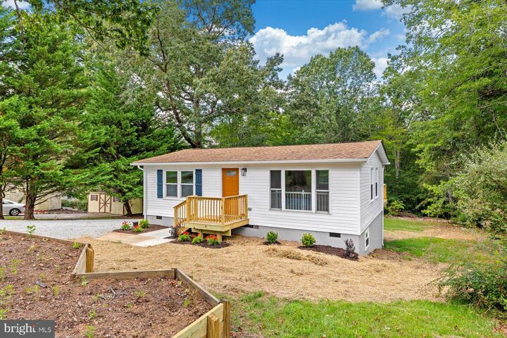 Property Photo:  9 Doyle Place  VA 22554 