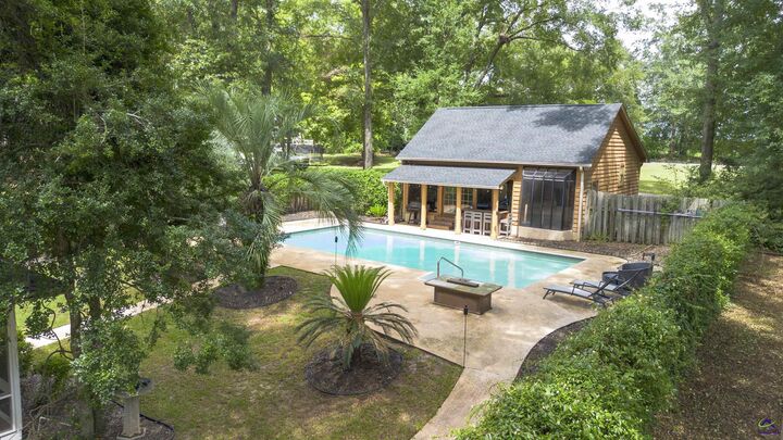 Property Photo:  812 Woodland Dr  GA 31063 